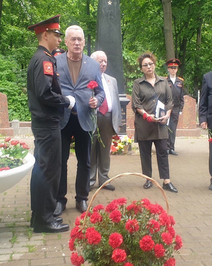 Мероприятие ко Дню России на Ваганьковском кладбище