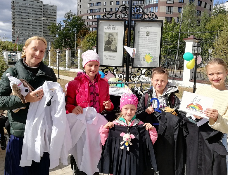 Помощь в подготовке к школе многодетным семьям при Храме Иконы Смоленской Божией Матери в Давыдково